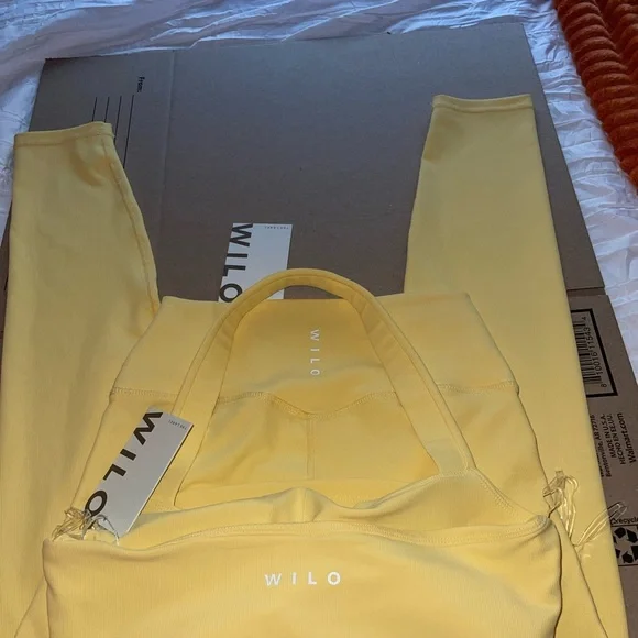 WILO Yellow Women's Activewear Set - Picture 1 of 6